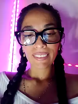 Snapshot of chloewildd_ chatting on November 11, 2025, 3:23 am chloewildd online show from November 11, 2025, 3:23 am