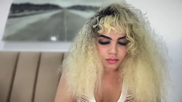 Snapshot of brithneysquirt chatting on October 21, 2025, 7:41 am brithneysquirt online show from October 21, 2025, 7:41 am