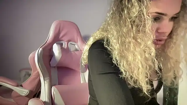 brithneysquirt online show from November 26, 2025, 2:55 am