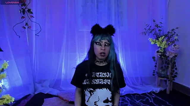 Snapshot of Neon_666_ chatting on January 15, 2025, 11:53 am Neon 666 online show from January 15, 2025, 11:53 am