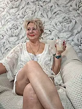 Snapshot of PALETT chatting on November 7, 2025, 1:37 pm PALETT online show from November 7, 2025, 1:37 pm