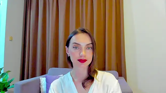 Snapshot of LovelyeeMia chatting on October 20, 2025, 10:38 am LovelyeeMia online show from October 20, 2025, 10:38 am
