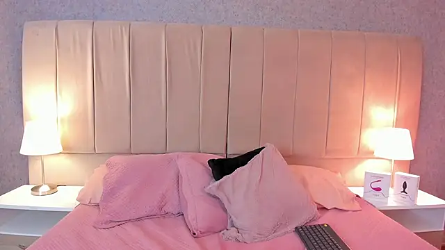 megan bat online show from December 22, 2024, 3:55 pm