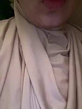 Snapshot of Golin-24 chatting on March 2, 2026, 2:24 pm Golin-24 online show from March 2, 2026, 2:24 pm