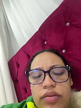 Snapshot of angela_angels_ chatting on February 12, 2025, 10:14 am angela angels online show from February 12, 2025, 10:14 am