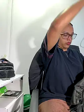 Snapshot of angela_angels_ chatting on October 22, 2025, 3:06 am angela angels online show from October 22, 2025, 3:06 am