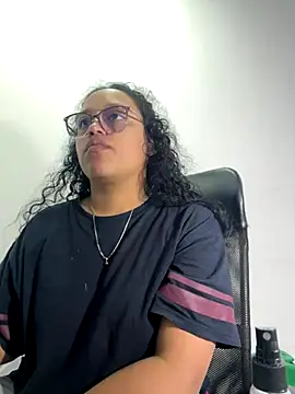 Snapshot of angela_angels_ chatting on September 17, 2025, 4:03 am angela angels online show from September 17, 2025, 4:03 am