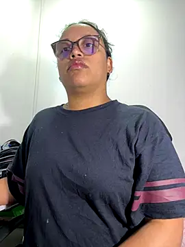 Snapshot of angela_angels_ chatting on October 23, 2025, 2:54 am angela angels online show from October 23, 2025, 2:54 am