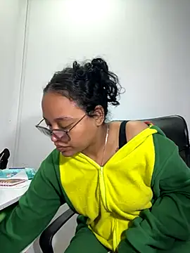 Snapshot of angela_angels_ chatting on October 3, 2025, 2:37 am angela angels online show from October 3, 2025, 2:37 am