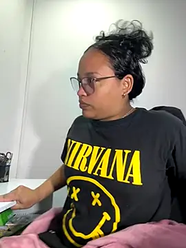 Snapshot of angela_angels_ chatting on October 17, 2025, 1:42 am angela angels online show from October 17, 2025, 1:42 am