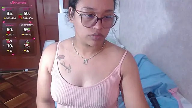 Snapshot of angela_angels_ chatting on October 4, 2025, 1:40 am angela angels online show from October 4, 2025, 1:40 am