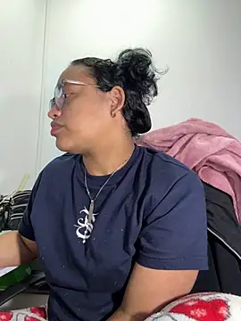 Snapshot of angela_angels_ chatting on October 25, 2025, 4:44 am angela angels online show from October 25, 2025, 4:44 am