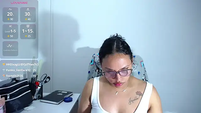 Snapshot of angela_angels_ chatting on March 16, 2025, 1:49 am angela angels online show from March 16, 2025, 1:49 am