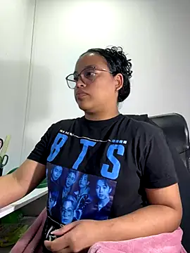 Snapshot of angela_angels_ chatting on October 14, 2025, 1:17 am angela angels online show from October 14, 2025, 1:17 am