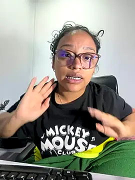 Snapshot of angela_angels_ chatting on November 13, 2025, 5:00 am angela angels online show from November 13, 2025, 5:00 am