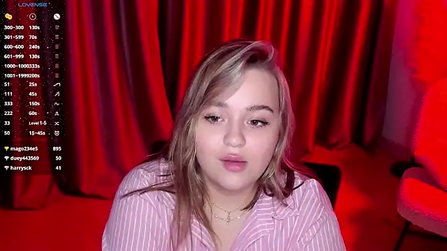 Snapshot of AlliceBrown_ chatting on January 3, 2025, 8:01 pm AlliceBrown online show from January 3, 2025, 8:01 pm