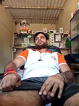 Snapshot of Priynkarani chatting on December 17, 2025, 6:51 am Priynkarani online show from December 17, 2025, 6:51 am