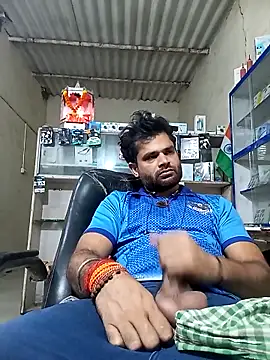 Snapshot of Priynkarani chatting on December 18, 2025, 3:16 pm Priynkarani online show from December 18, 2025, 3:16 pm