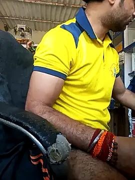 Snapshot of Priynkarani chatting on February 11, 2026, 5:51 am Priynkarani online show from February 11, 2026, 5:51 am