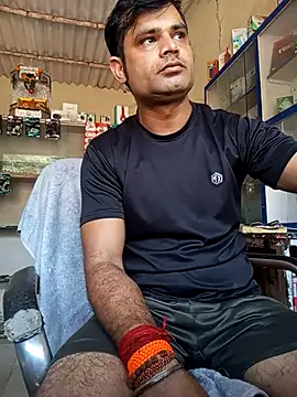 Snapshot of Priynkarani chatting on November 26, 2025, 5:07 am Priynkarani online show from November 26, 2025, 5:07 am