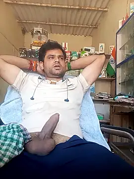 Snapshot of Priynkarani chatting on January 12, 2026, 6:31 am Priynkarani online show from January 12, 2026, 6:31 am