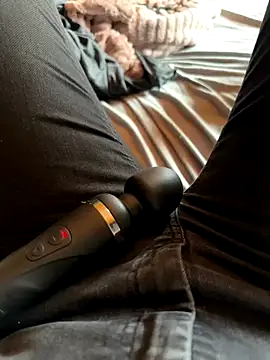 Ana-05 online show from September 13, 2025, 10:48 am