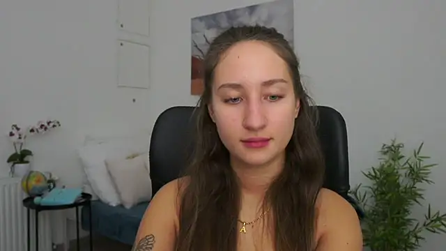 Snapshot of magic___smile chatting on January 29, 2025, 8:18 am magic smile online show from January 29, 2025, 8:18 am