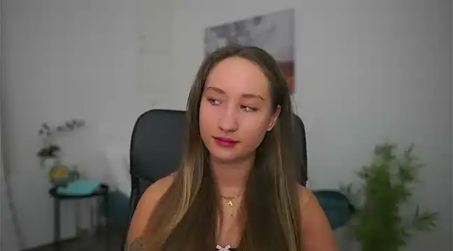 Snapshot of magic___smile chatting on February 12, 2025, 8:16 am magic smile online show from February 12, 2025, 8:16 am