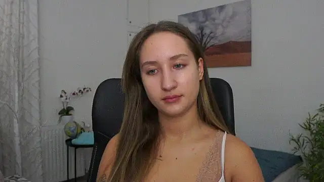 Snapshot of magic___smile chatting on December 8, 2024, 12:08 pm magic smile online show from December 8, 2024, 12:08 pm