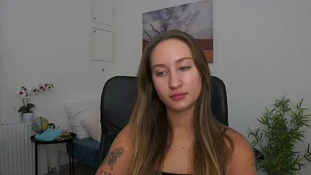 Snapshot of magic___smile chatting on December 13, 2024, 10:30 am magic smile online show from December 13, 2024, 10:30 am