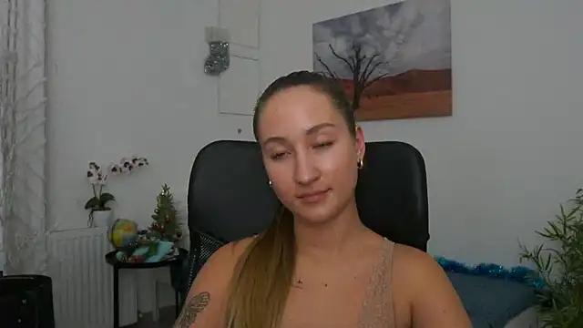 Snapshot of magic___smile chatting on December 17, 2024, 5:04 pm magic smile online show from December 17, 2024, 5:04 pm