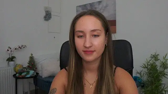 Snapshot of magic___smile chatting on December 27, 2024, 2:12 pm magic smile online show from December 27, 2024, 2:12 pm