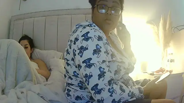 vanilla chocolate23 online show from October 12, 2025, 9:10 am