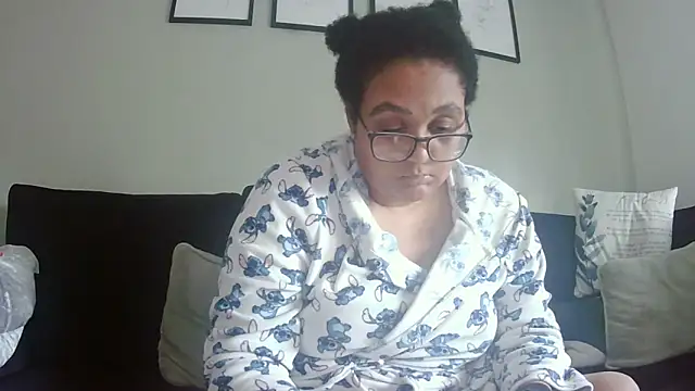 vanilla chocolate23 online show from November 11, 2025, 9:04 am