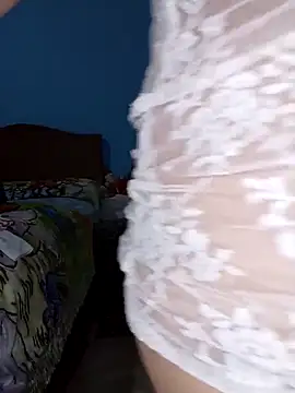 Snapshot of Loolly chatting on April 8, 2026, 6:20 pm Loolly online show from April 8, 2026, 6:20 pm