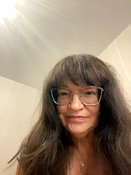 ZaraFay online show from January 6, 2026, 6:23 pm