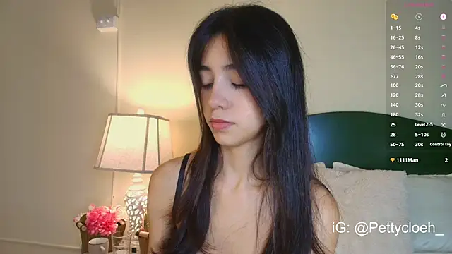 Snapshot of PettyCloeh chatting on May 27, 2026, 8:38 pm PettyCloeh online show from May 27, 2026, 8:38 pm