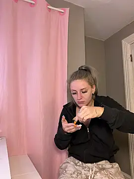 lexybabyxo online show from April 22, 2026, 10:44 am