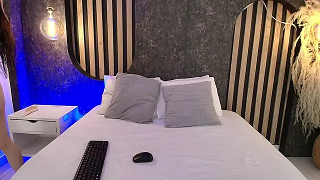 miss10 antonella online show from September 26, 2025, 12:01 pm