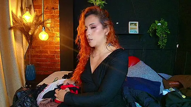 sahra taylor  online show from May 13, 2026, 12:23 pm