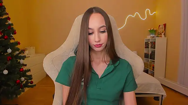 Snapshot of your_emily_ chatting on January 22, 2025, 11:21 pm your emily online show from January 22, 2025, 11:21 pm