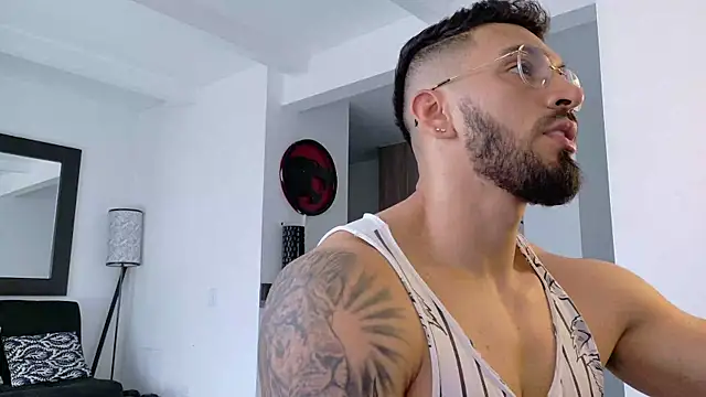 tony muscle online show from December 4, 2025, 8:52 pm