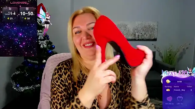 Snapshot of Lili_Crossi chatting on December 23, 2025, 6:56 am Lili Crossi online show from December 23, 2025, 6:56 am