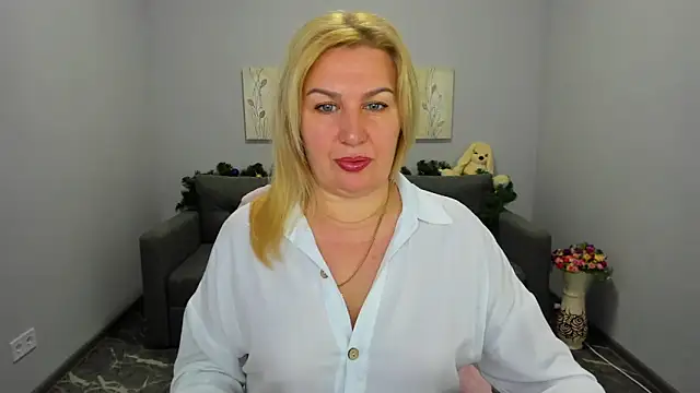 Snapshot of Lili_Crossi chatting on January 8, 2026, 6:41 am Lili Crossi online show from January 8, 2026, 6:41 am