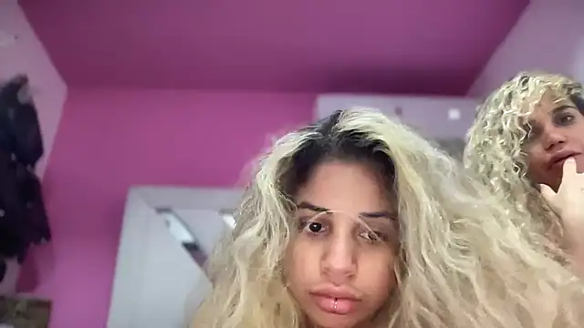 Susandolls online show from December 19, 2025, 3:43 am