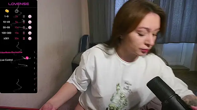 Snapshot of Chloe_strip chatting on September 30, 2025, 2:28 am Chloe strip online show from September 30, 2025, 2:28 am