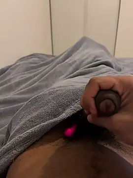 Snapshot of mallllll273838ko chatting on March 16, 2025, 8:00 pm mallllll273838ko online show from March 16, 2025, 8:00 pm