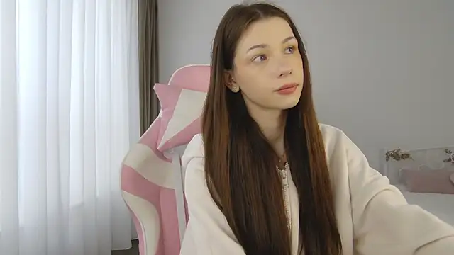 CherryJ  online show from December 23, 2025, 9:19 am