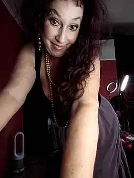 Snapshot of GypsyEsmeralda chatting on September 18, 2025, 5:54 am GypsyEsmeralda online show from September 18, 2025, 5:54 am