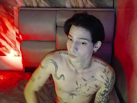 Apolo Hidalgo01 online show from October 15, 2025, 11:02 pm